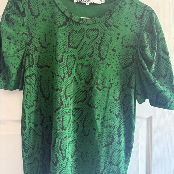 Pam & Gela Green Snake-Print Tee with Black Pattern - Picture 2 of 7